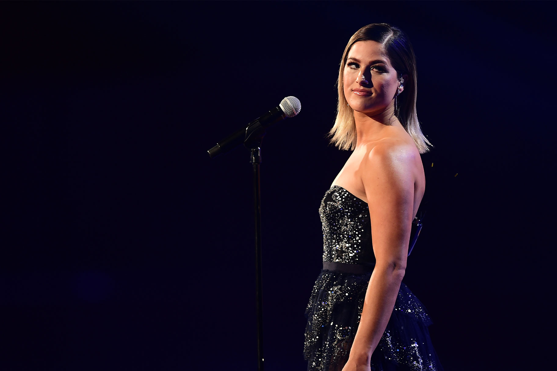 Watch Cassadee Pope Preview Her Song 'People I Love Leave' | NBC Insider