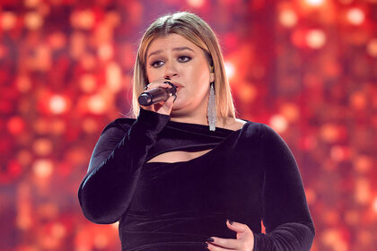 Kellyclarkson Amc Awards Performance