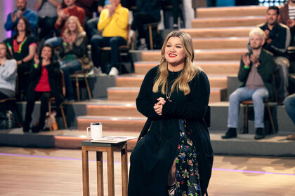 Kelly Clarkson hosting her show