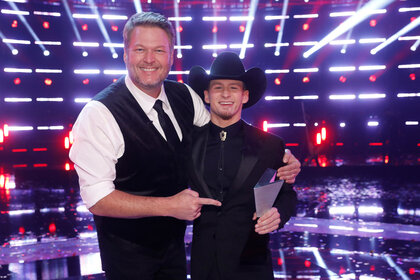 Bryce Leatherwood and Blake Shelton posing together