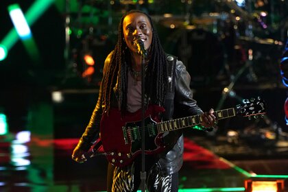 Jamar Langley performs on The Voice.