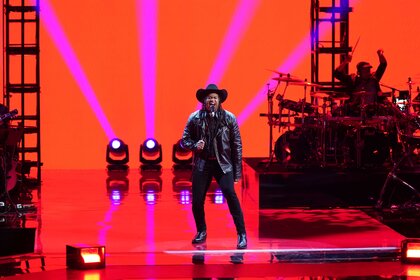 NOIVAS performs on The Voice- The Playoffs.