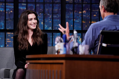 Anne Hathaway on Late Night With Seth Meyers episode1425