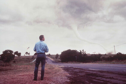 Bill Paxton and Helen Hunt as Jo Harding in the action thriller "Twister"