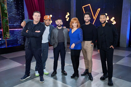 The Voice Coaches and Carson Daly pose together on The Voice Episode 2508