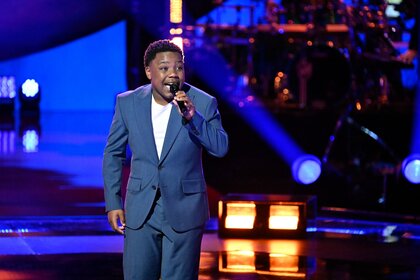 Jaukeem Fortson performs onstage on The Voice Episode 2617.