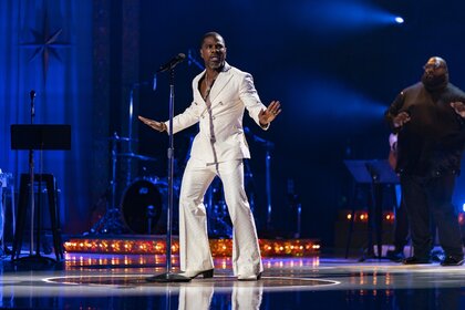 Kirk Franklin performs onstage at Little Big Town's Christmas at the Opry Season 2..