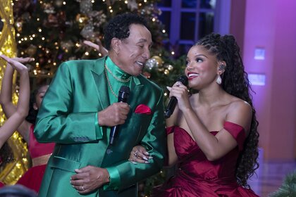 Smokey Robinson and Halle Bailey sing together on A Motown Christmas 2024.