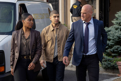 Bobby Reyes (Rick Gonzalez), Ayanna Bell (Danielle Moné Truitt) and Elliot Stabler (Christopher Meloni) in Law & Order Organized Crime Season 5, Episode 5.