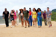 The Contestants walk on the beach on Deal Or No Deal Island Episode 101