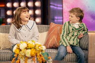 River Blackstock and Remy Blackstock sit with their mom on The Kelly Clarkson Show