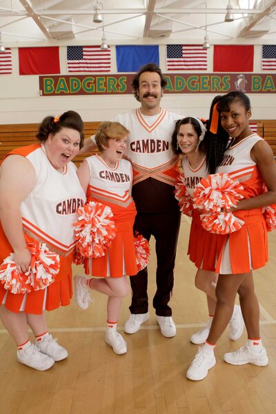 Chrissy Metz, Corina Boettger, Jason Lee, Annie Quinn, and Gabrielle Dennis in a scene from My Name is Earl.