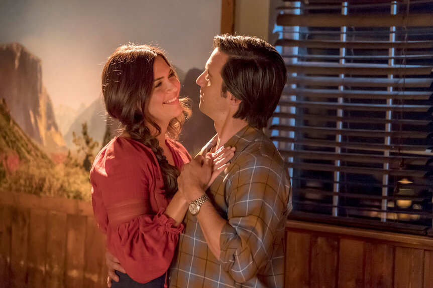 Jack (Milo Ventimiglia) and Rebecca (Mandy Moore) Dancing on This Is Us