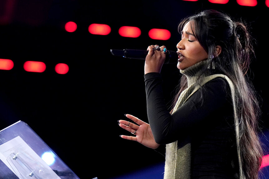 Tasha Jessen performs on The Voice.