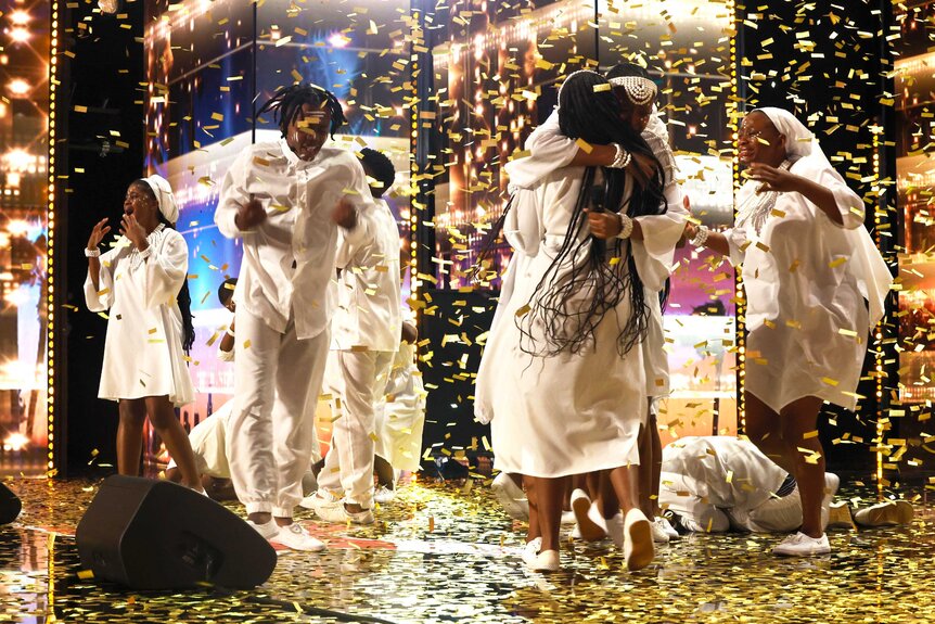 Mzansi Youth Choir receives a golden buzzer.