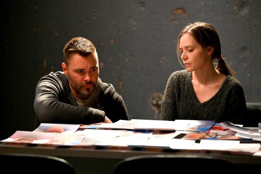 Adam Ruzek (Patrick John Flueger) and Samantha Beck (Caitlin Mehner) in a scene from Chicago P.D.