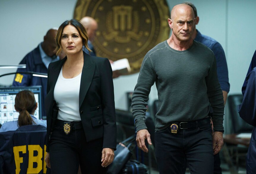 Detective Elliot Stabler (Chris Meloni) and Detective Olivia Benson (Mariska Hargitay) appear in Law & Order: SVU.