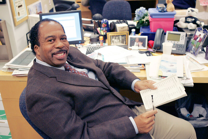 Leslie David Baker in a scene from "The Office"