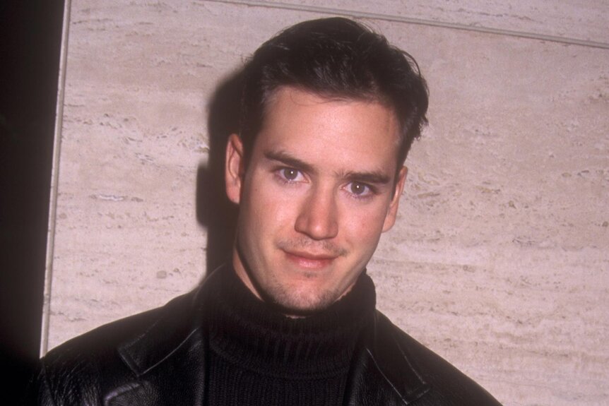 Mark Paul Gosselaar wears a black turtle neck at the For Richer Or Poorer World Benefit Premiere