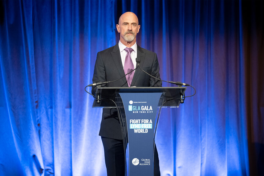 Chris Meloni speaks at event for the Global Lyme Alliance