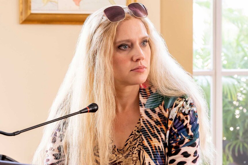 Kate McKinnon as Carole Baskin on Joe Vs. Carole