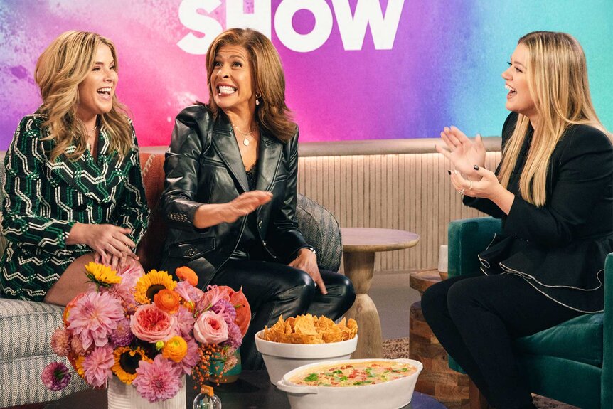 Jenna Bush Hager Hoda Kotb on The Kelly Clarkson Show episode 7i003