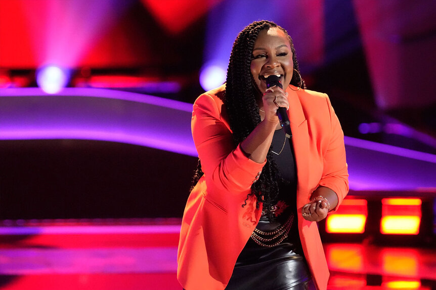 Taylor Deneen performs onstage during Season 24 Episode 7 of The Voice.