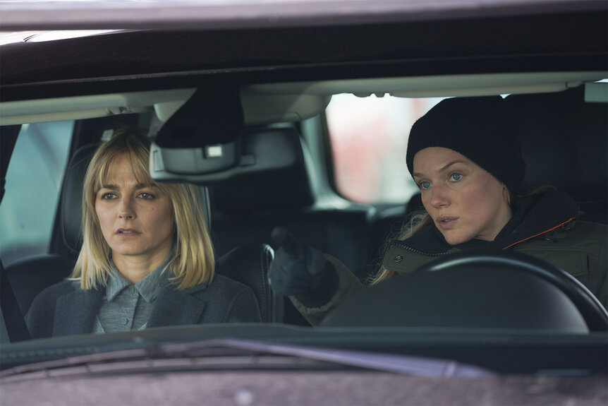 Josephine Petrovic and Hailey Upton in a car on Chicago Pd Episode 1108