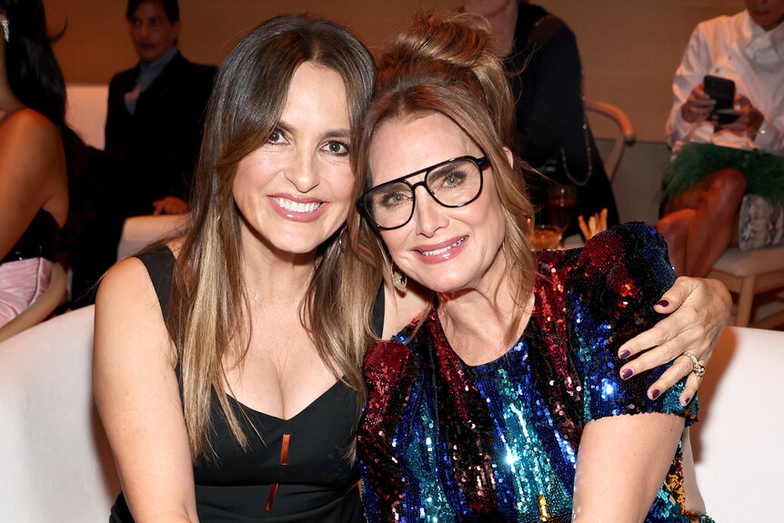 Mariska Hargitay embraces Brooke Shields at Glamour Women of the Year