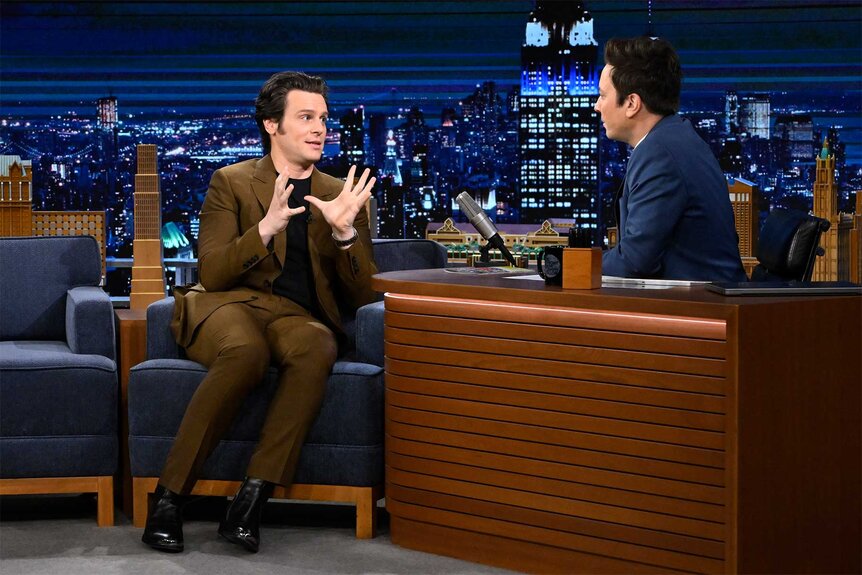 Jonathan Groff on The Tonight Show Starring Jimmy Fallon Episode 1952