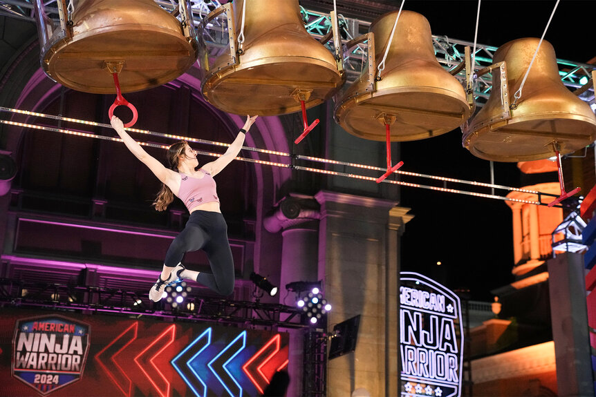 Jenn Sanders during her run on American Ninja Warrior Episode 1601/02