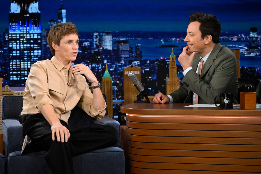 Eddie Redmayne speaks with Jimmy Fallon on The Tonight Show Starring Jimmy Fallon Episode 1977.