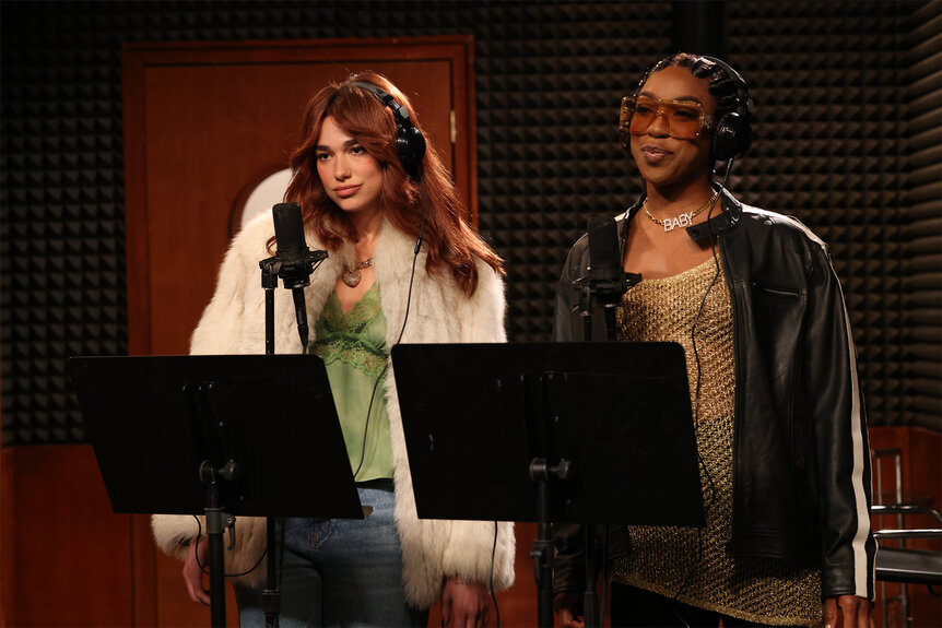 Dua Lipa and Ego Nwodim during a sketch on Snl episode 1862