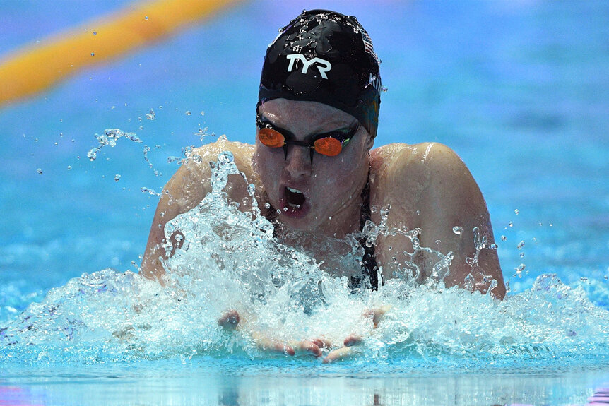 Lilly King swimming during the swimming competition at the 2019 World Championships