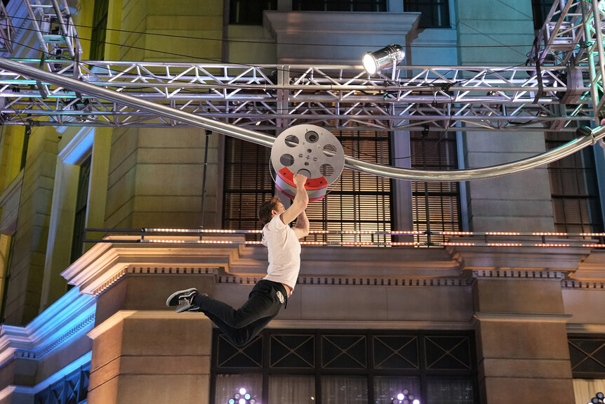 Matt Bradley during his run on American Ninja Warrior Episode 1603/04