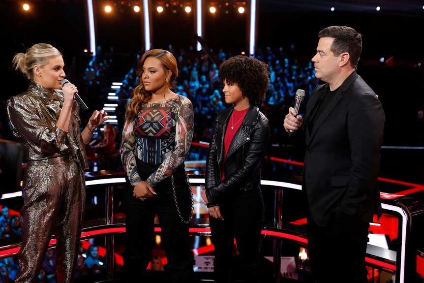 Kelsea Ballerini, Ayanna Joni, Lynnea Moorer, and Carson Daly appear in The Voice Season 15 Episode 14.