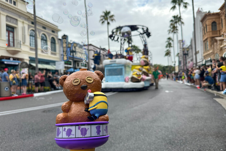 The Bubble Wand and Minion float at the Mega Movie Parade