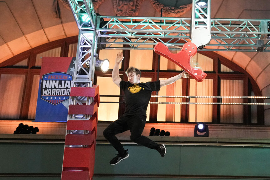 Sam Folsom during his run on American Ninja Warrior Episode 1611