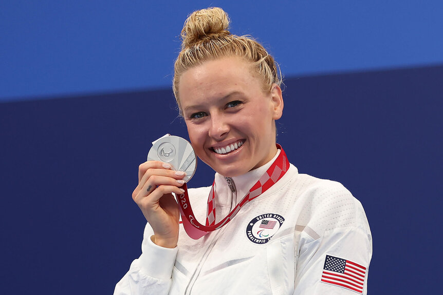 Jessica Long celebrates with the silver medal during the medal ceremony for the Women’s 400m Freestyle - S8 Final