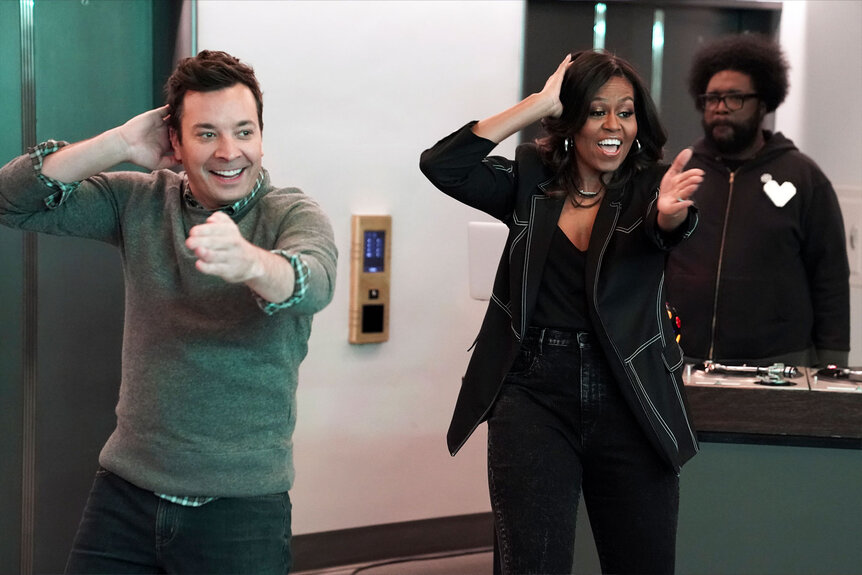 Michelle Obama and Jimmy Fallon dance together on The Tonight Show Starring Jimmy Fallon 984 Michelle Obaman