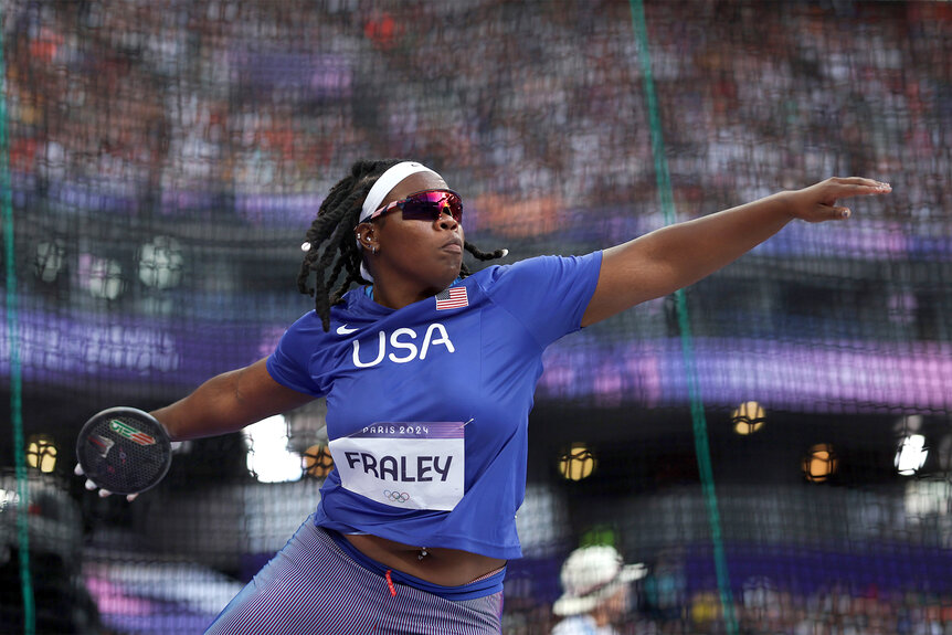 Veronica Fraley throws a disc at the Olympics 2024