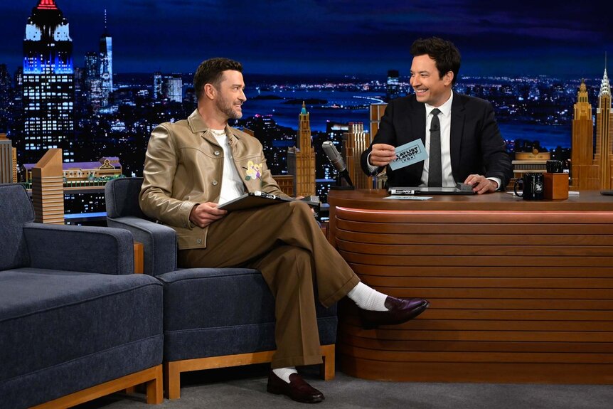 Justin Timberlake plays a game with Jimmy Fallon on the tonight show episode 2021