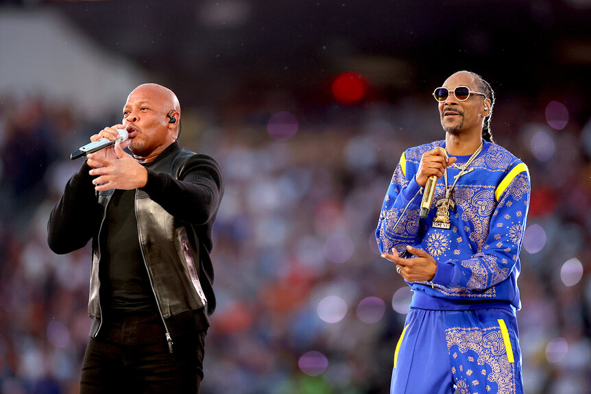 Dr Dre and Snoop Dogg Performing at the super bowl half time show in 2022