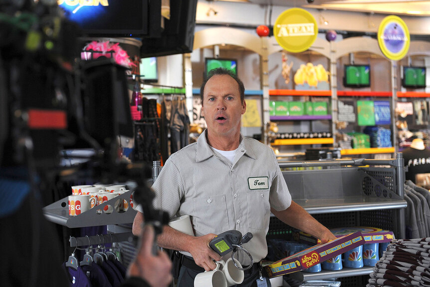 Michael Keaton as Tom in an episode of 30 Rock.