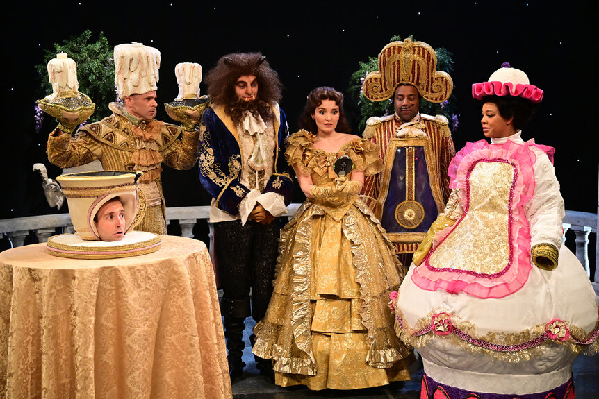 The cast of Saturday Night Live dressed as beauty and the beast characters on Saturday Night Live Season 47 Episode 12