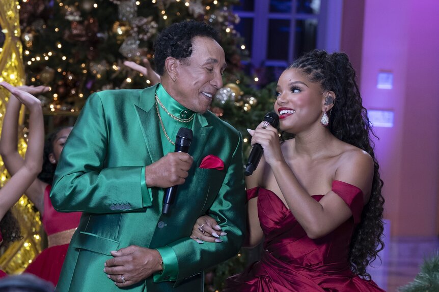 Smokey Robinson and Halle Bailey sing together on A Motown Christmas 2024.