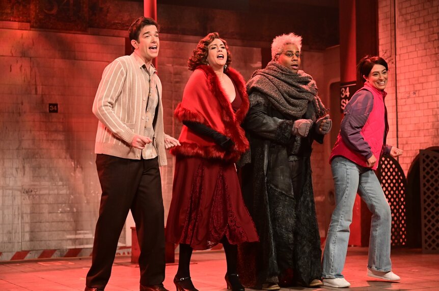 John Mulaney, Cecily Strong, Kenan Thompson, and Melissa Villaseñor sing together on Saturday Night Live Episode 1818.