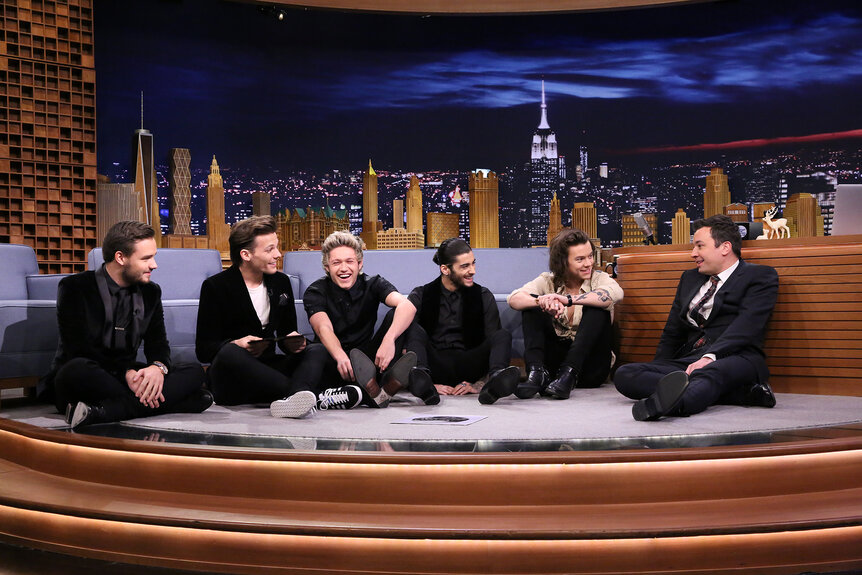 One Direction sit on the floor with jimmy fallon on The Tonight Show season 2 episode 72