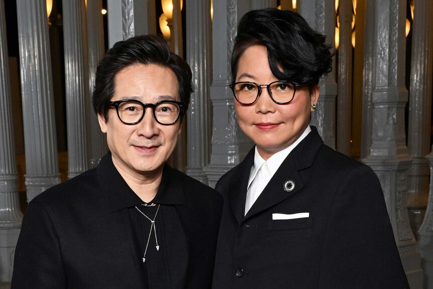 Ke Huy Quan and wife Echo Quan pose at the 2023 LACMA Art+Film Gala.