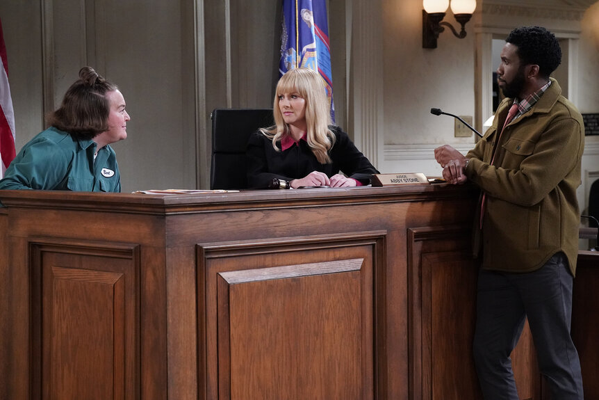 Betsy Sodaro talks to Abby in the courtroom on Night Court Season 3 Episode 4